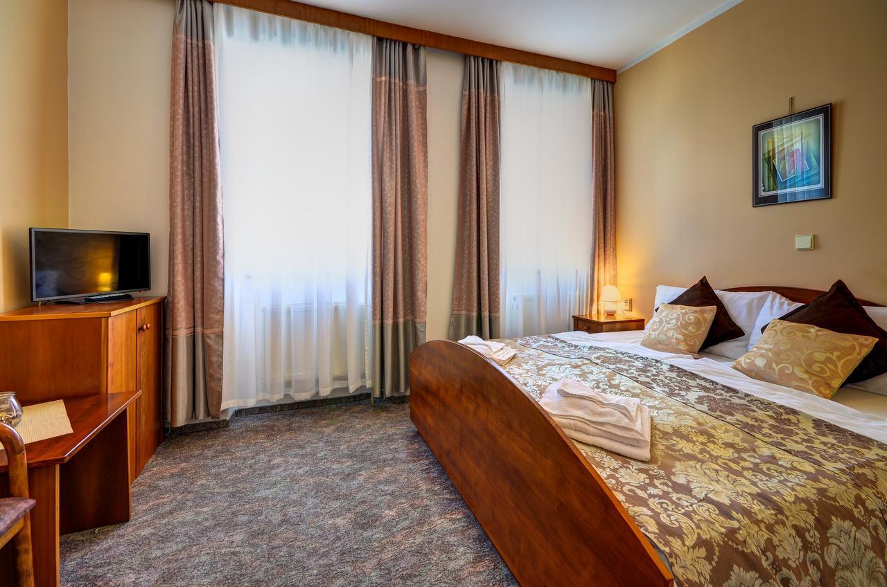 Hotel Pizzeria Istria Velké Losiny Екстериор снимка