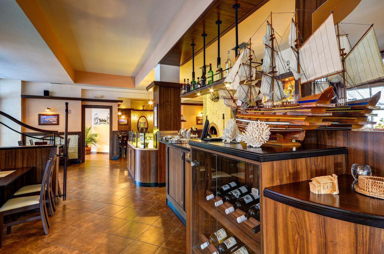 Hotel Pizzeria Istria Velké Losiny Екстериор снимка