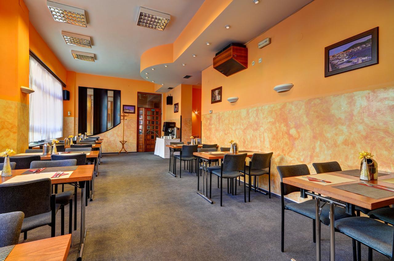 Hotel Pizzeria Istria Velké Losiny Екстериор снимка