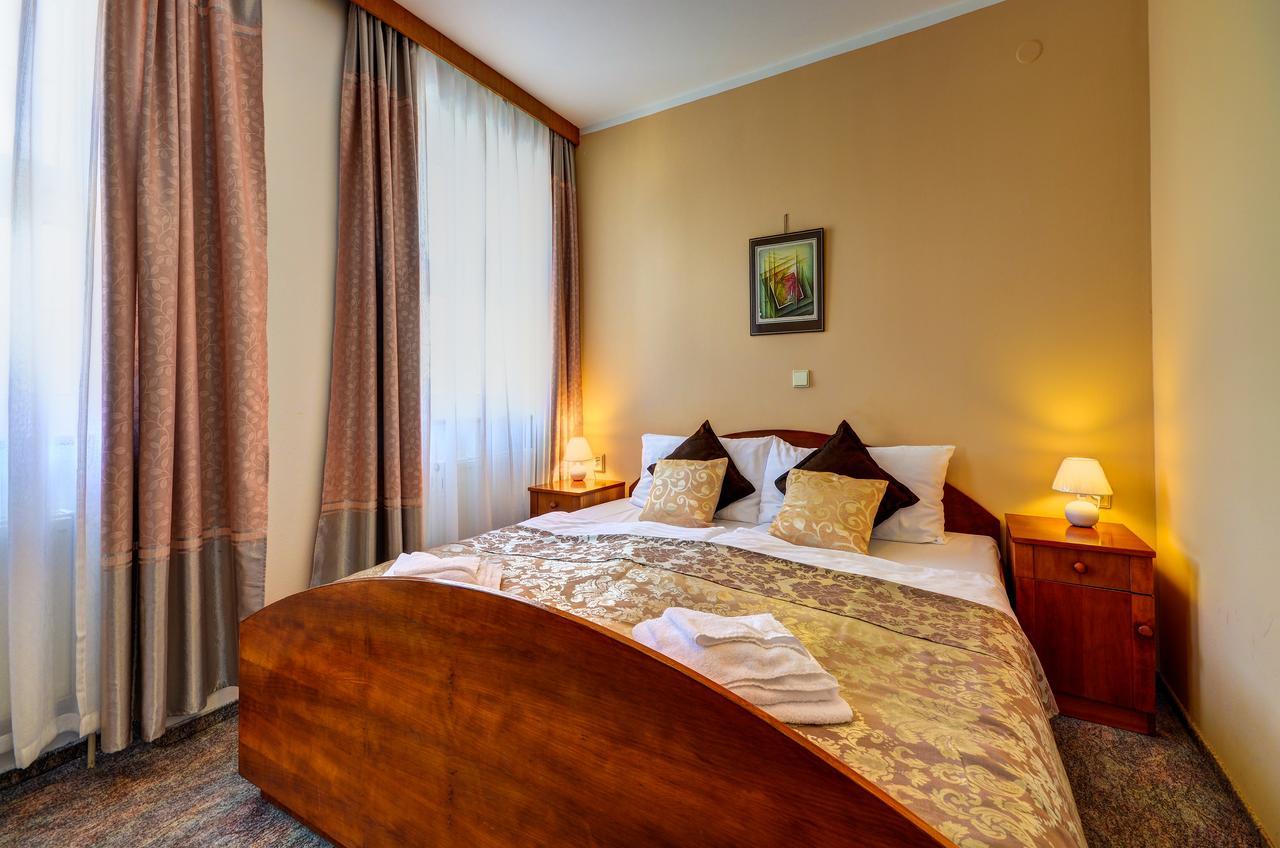 Hotel Pizzeria Istria Velké Losiny Екстериор снимка