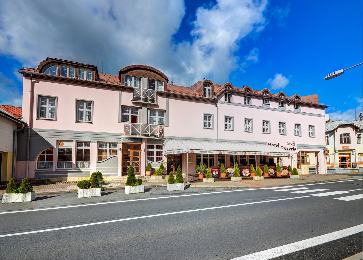 Hotel Pizzeria Istria Velké Losiny Екстериор снимка