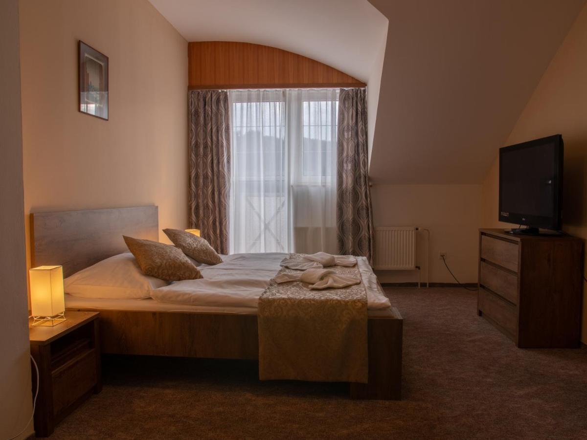Hotel Pizzeria Istria Velké Losiny Екстериор снимка
